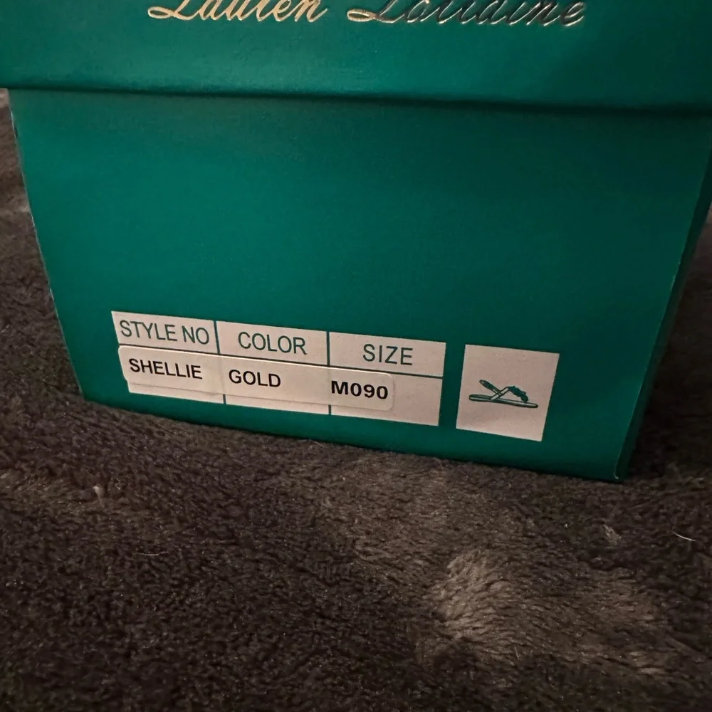 Gold Shell sandals - Picture 5 of 5